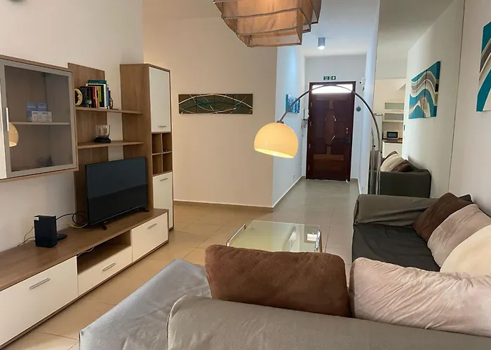 2 Bed Maisonette شقة Gzira