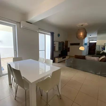Central Oasis 2Br Outdoor Retreat Gzira