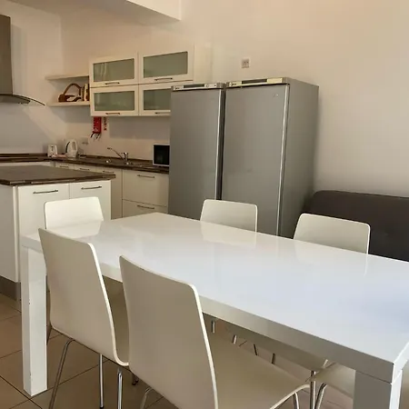 Apartment Central Oasis 2Br Outdoor Retreat *