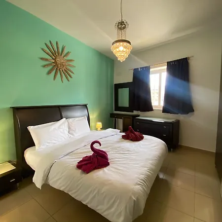 Apartment Central Oasis 2Br Outdoor Retreat *