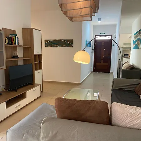 Central Oasis 2Br Outdoor Retreat Apartment Gzira